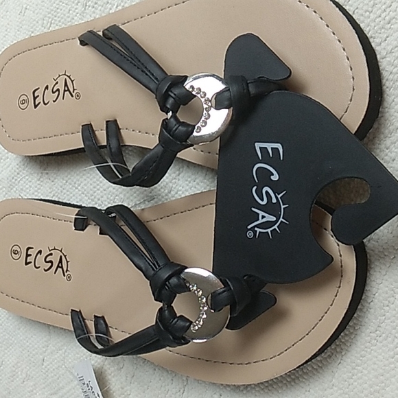 Ecsa Women's Flip Flops Size 6 Tan & Black with Rhinestones at the toes. Cute - Picture 2 of 10